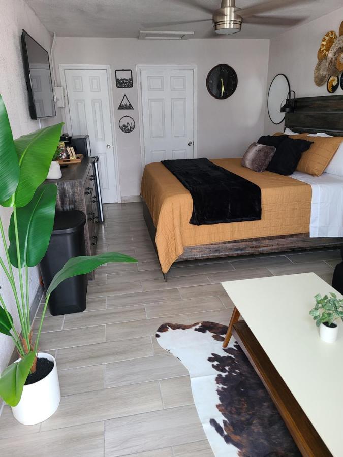 Modern Studio Retreat With King Bed - Cozy Comfort Pahokee Exterior foto